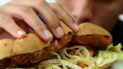 Según especialistas, los problemas de obesidad están afectando tanto a niños como adultos en San Pedro Sula.