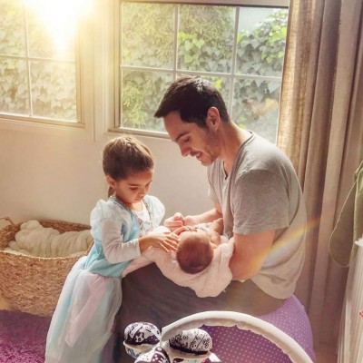 Mauricio Ochmann comparte tierna foto junto a su hija