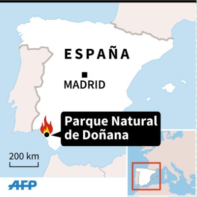 Incendio forestal arrasa bosque y provoca miles de evacuados en España