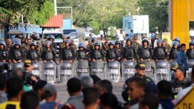 Miles de cubanos permanecen en albergues en Costa Rica y Panamá luego de que Nicaragua les negara la entrada.