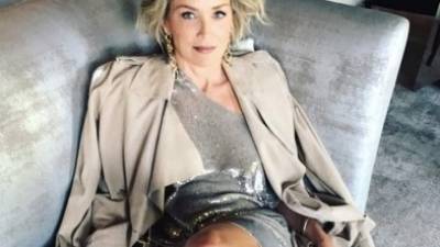 La talentosa actriz Sharon Stone sigue presumiendo de su belleza.