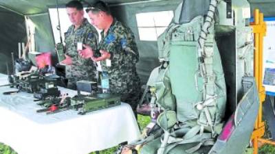 Los asistentes podrán apreciar el equipo y armamento militar.