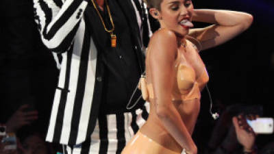 Miley y Robin Thicke en los premios MTV 2013.