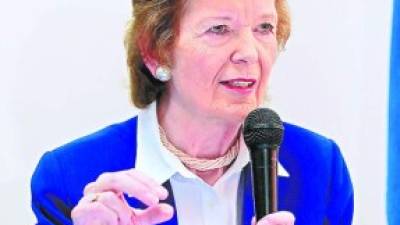 Mary Robinson visitó la zona sur.