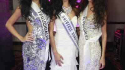 La capitalina Gabriela Salazar segunda princesa, Diana Schoutsen Mendoza es la nueva soberana y Natalya Coto primera finalista.