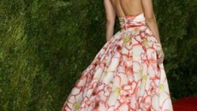 La actriz y cantante Vanessa Hudgens se ha convertido en un ícono de la moda juvenil. Sus desfiles por la alfombra roja son lecciones de glamour.
