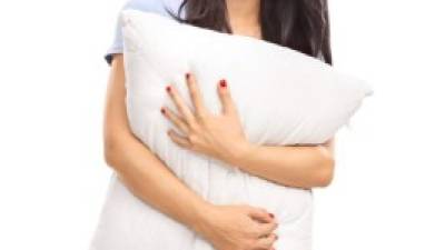 Use una almohada que se ajuste a sus características corporales disminuye los ronquidos.