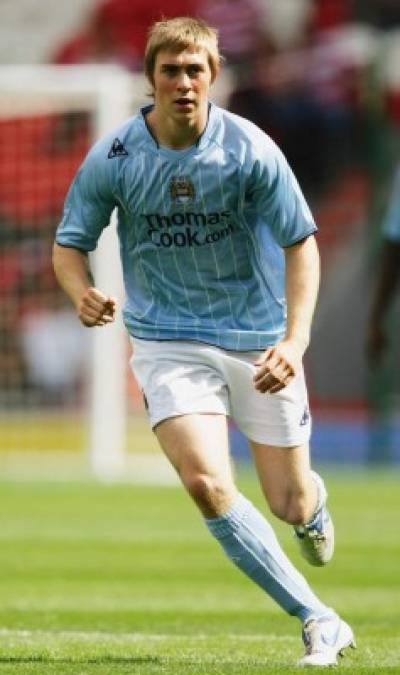 Michael Johnson - Considerado como el próximo gran talento del fútbol ingés. El mediocampista jugó 37 partidos en el Manchester City, pero las lesiones hicieron que su carrera se truncase. A sus 33 años, ya está retirado del fútbol.