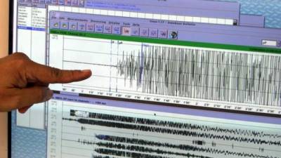 El sismo se localizó a 56 kilómetros al noroeste de la mina de cobre La Escondida y a unos 1.500 de Santiago capital chilena.