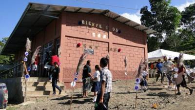 Así luce el nuevo edificio de la escuela de la aldea Delicias del Sur, de Santa Rita.
