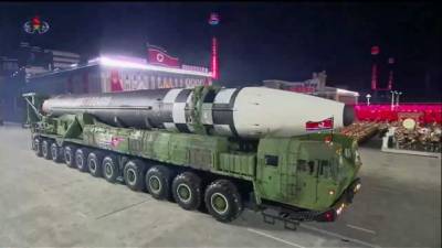El nuevo misil balístico intercontinental gigante presentado por Corea del Norte en un desfile es una amenaza explícita contra al sistema de defensa antimisiles estadounidense pero también un desafío implícito al presidente Donald Trump, según los expertos.