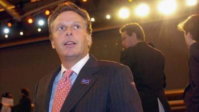 El FBI investiga si Terry McAuliffe violó la ley a la hora de financiar su campaña electoral.