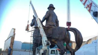 La estatua de Pancho Villa que desata controversia en México.