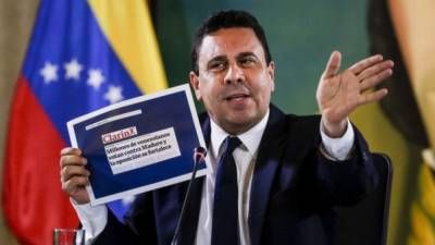 Samuel Moncada canciller venezolano aseguró que con sus amenazas Estados Unidos está cavando un 'foso' en sus relaciones con Venezuela.