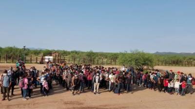 Desde que el presidente Joe Biden llegó a la Presidencia en enero pasado, la llegada de menores no acompañados ha abrumado a la frontera, y parece no detenerse.