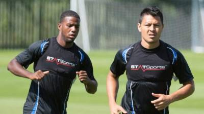 El catracho Roger Espinoza durante el entrenamiento con su equipo.