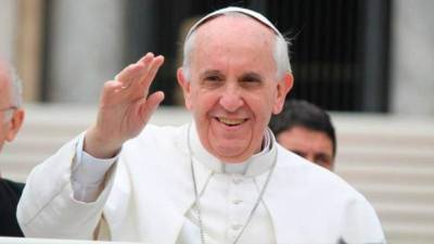 El Sumo Pontífice envió el mensaje de paz desde el Angelus ante miles de personas en la plaza San Pedro.