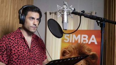 Carlos Rivera le da su voz a Simba, esta vez en la pantalla grande en la nueva versión de El Rey León.