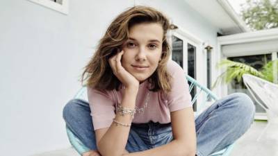 Hace unos días la estrella de TikTok Hunter Ecimovic, de 21 años, realizó un directo de Instagram junto a varios amigos durante el que se burló abiertamente de unas antiguas fotografías suyas con la famosa actriz Millie Bobby Brown, con quien se rumorea que mantuvo un breve noviazgo en 2020.