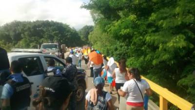 Las personas viajaron desde diferentes puntos de La Ceiba, San Pedro Sula y de la colonia La Planeta, ubicada en el municipo de La Lima.