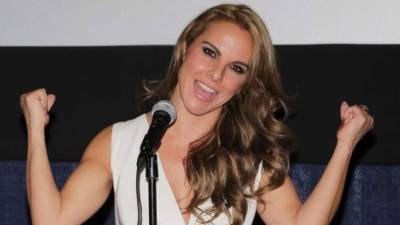 Kate del Castillo compartió un meme que hace alusión a ella por no poder visitar México.