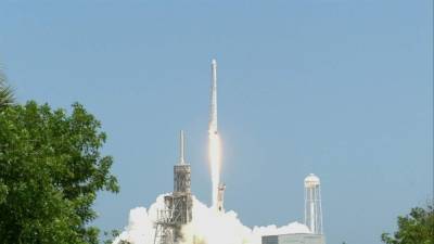 Lanzamiento de la cápsula de SpaceX desde Cabo Cañaveral.