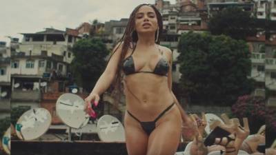 La despampanante Anitta ha sido tan elogiada como criticada por su último y sugerente videoclip 'Vai Malandra'