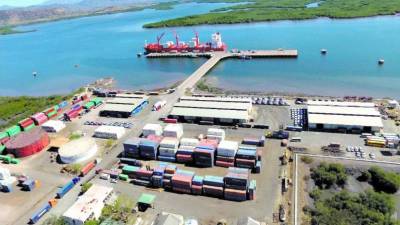 De acuerdo con Canales, el puerto Henecán tiene potencial de crecimiento al poder mover carga de un océano a otro. Imagen de archivo.