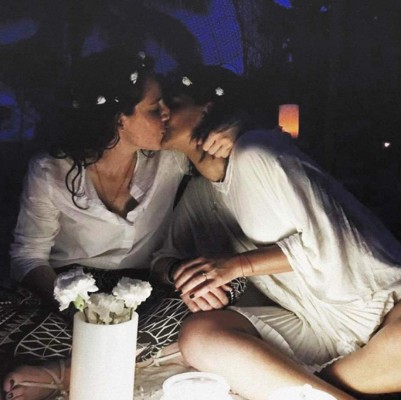 Actriz de 'Mi gorda bella' sale del clóset con romántica foto junto a su novia