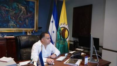 El candidato Armando Calidonio se reunió con sus bases y de paso hizo labores de alcalde.