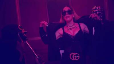Ivy Queen lanzó oficialmente el video de Pa'l Frente y Pa' Tras en la televisión abierta en EEUU.