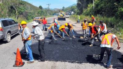 Parte de los recursos de endeudamiento externo se destinan a infraestructura vial. En la gráfica, obras en Tegucigalpa.