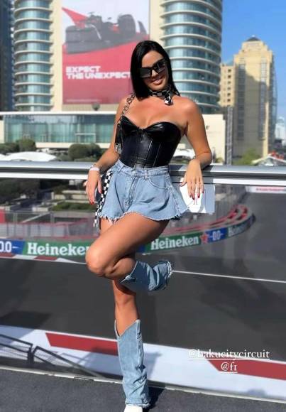 La croata derrocha su belleza y sensualidad en la Fórmula 1, en específico en el Gran Premio de Azerbaiyán de este fin de semana. 