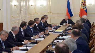 El presidente de Rusia, Vladimir Putin en una reunión con la industria de defensa nacional en su residencia de Novo-Ogaryovo a las afueras de Moscú.