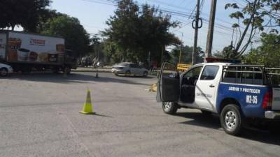 El hombres fue ultimado frente al puente antes de llegar a Expocentro en San Pedro Sula.