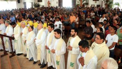 Los sacerdotes de Yoro renovaron sus votos durante la misa crismal.