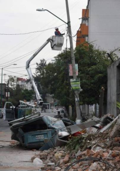 <br/>El saldo total de fallecidos a raíz de este sismo de magnitud de 8,2 en la escala de Richter, con epicentro frente a las costas de Chiapas, en el sureste de México, se eleva a 32.
