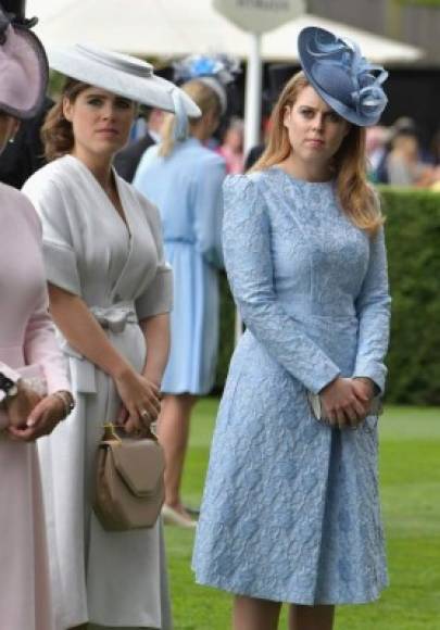 Las princesas Beatrice y Eugenia de York, primas del príncipe Harry, también estuvieron presentes en el evento.