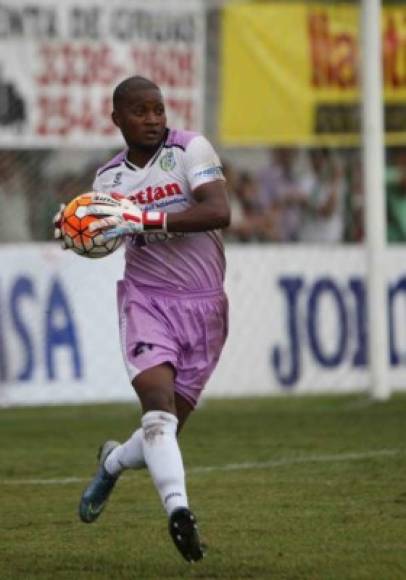 El portero limeño Yul Arzú renovó su contrato por una temporada más con la Real Sociedad de Tocoa. Sonaba en el arco del Vida.