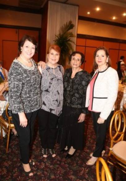 Marlen Rock, Mary Bendeck, Reneé Canahuati y Adla Siwady.