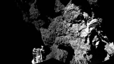 El robot Philae se encuentra en modo inactivo en el cometa 67P/Churyumov-Gerasimenko.