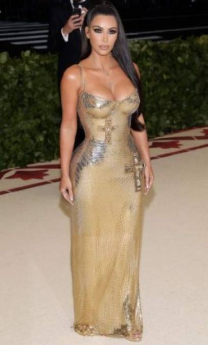 7. Kim Kardashian<br/><br/>Cuando se trata de establecer tendencias de la moda, nadie es más influyente que la estrella de la telerrealidad de 37 años. Incluso fue honrada por eso mismo en los Óscars de la moda, Los Premios CFDA 2018.