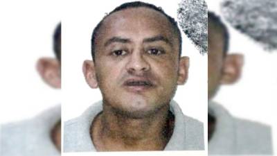 Julio Misael Lozano cuando fue fichado por primera vez; en la segunda foto cuando fue capturado por la Atic.