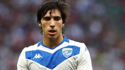 Sandro Tonali cuenta con 20 años de edad y el Barcelona le ha seguido los pasos.