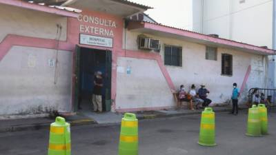 Desde el inicio de la pandemia, el Leonardo Martínez ha atendido a más de 5,200 personas con covid. El viceministro de Salud, Roberto Cosenza, en la conferencia de prensa.