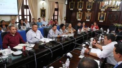 Foto del diálogo convocado por el presidente de Honduras, Juan Orlando Hernández.