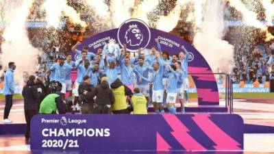Manchester City celebró por todo lo alto la obtención de la Premier League. Foto AFP.