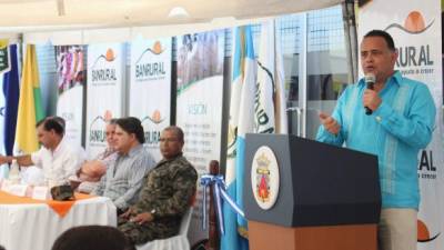 El alcalde Armando Calidonio dio la bienvenida a los directivos e inversionistas de Banrural.