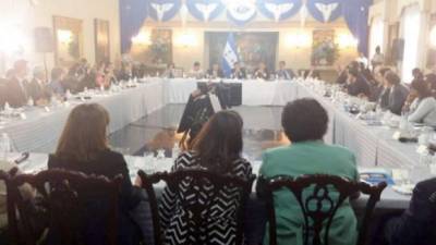 Los diplomáticos acreditados en Honduras se reunieron en la tarde con el presidente Juan Orlando Hernández en la tarde del lunes.