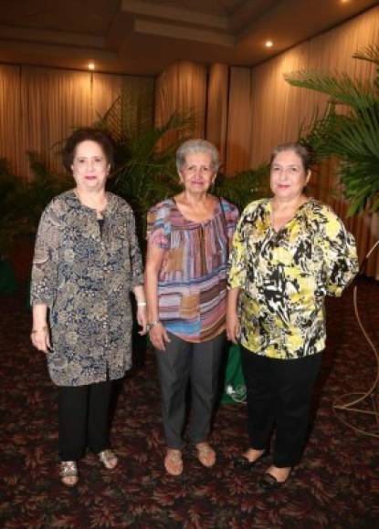 Nazira, Ferial y Julieta Canahuati.